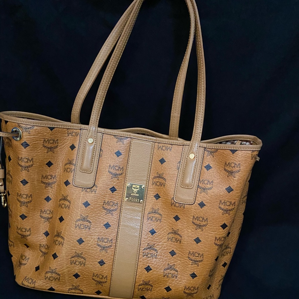 MCM
Liz Reversible Medium Shopper bag in Cognac